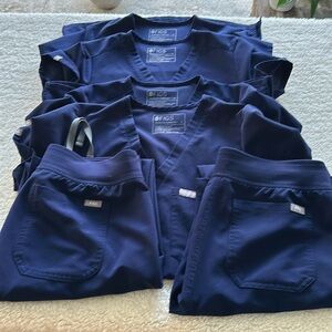Figs scrubs